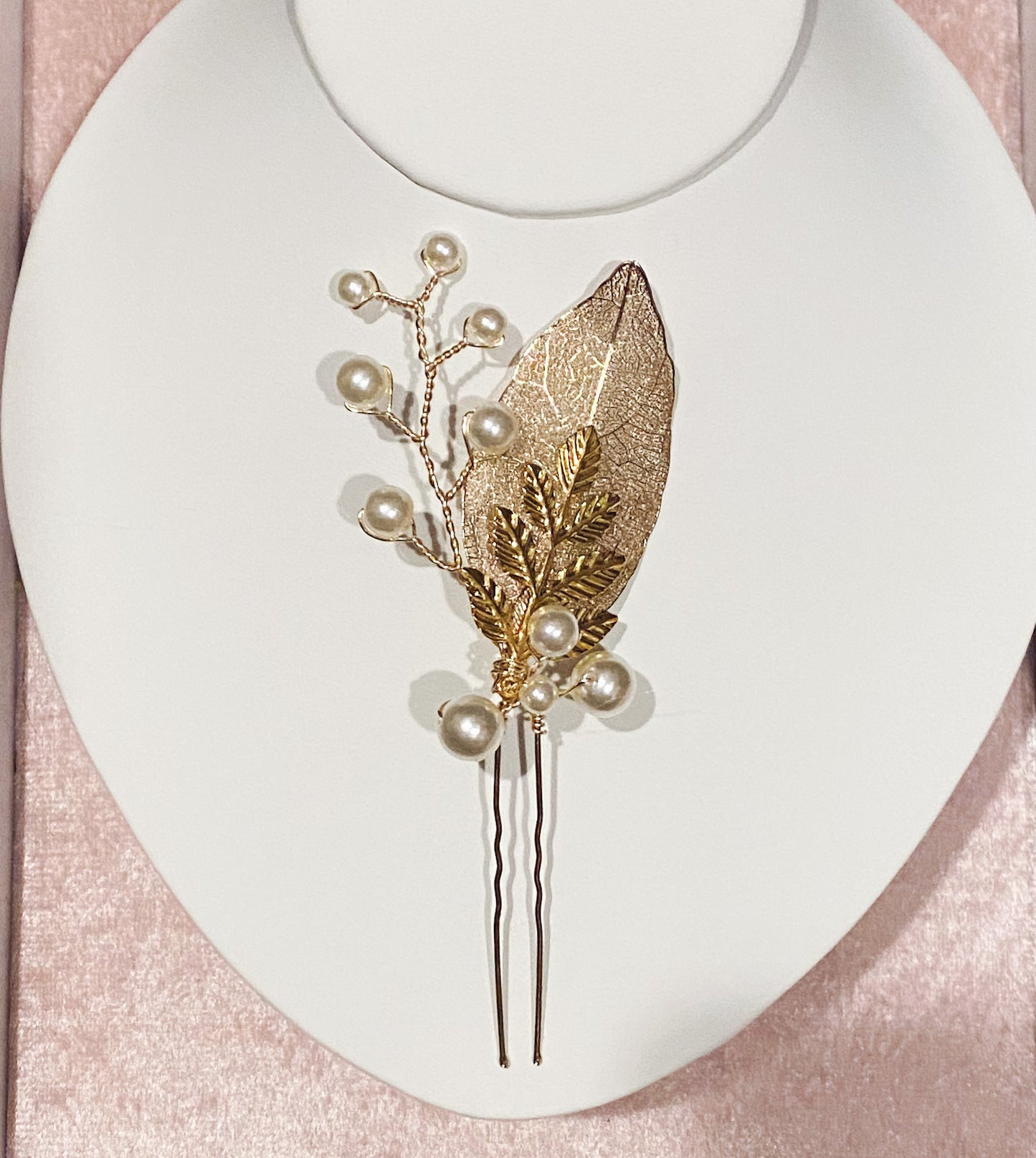 Gold Leaf Pearl Pin