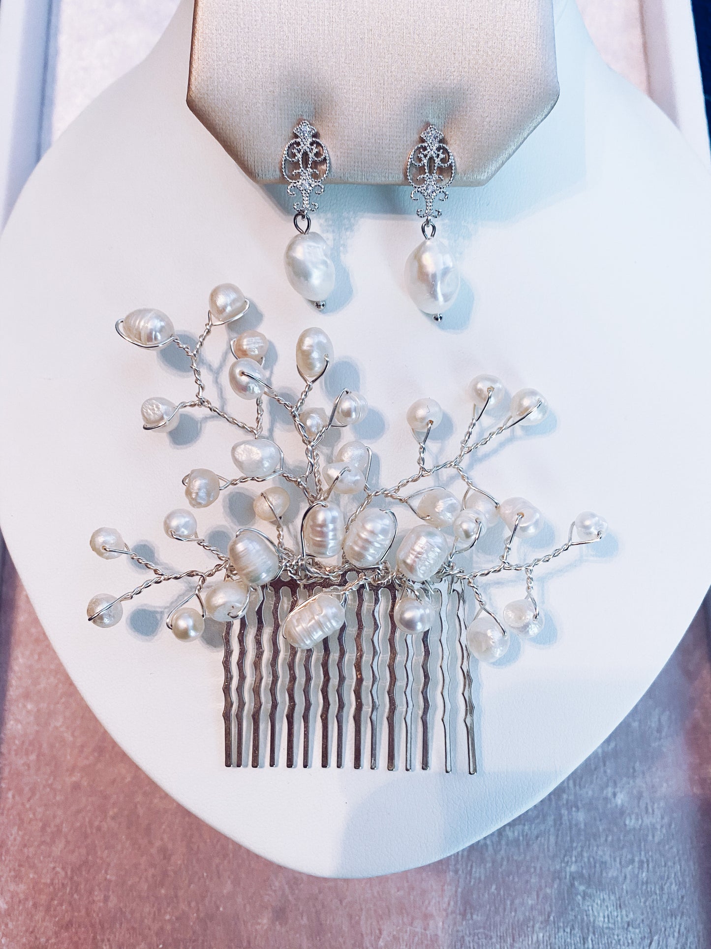 Silver Pearl Comb